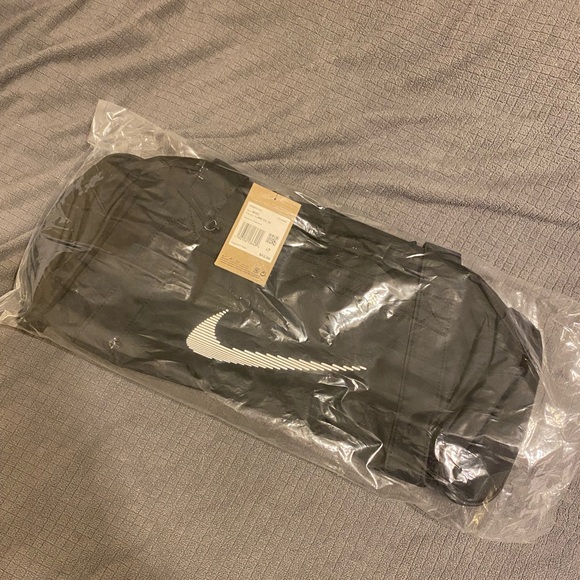 Black Nike Gym Bag - Picture 1 of 2